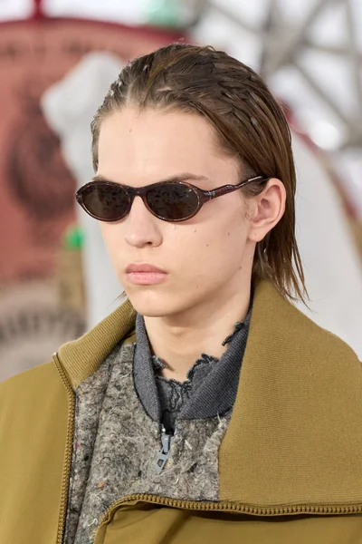 Look 26